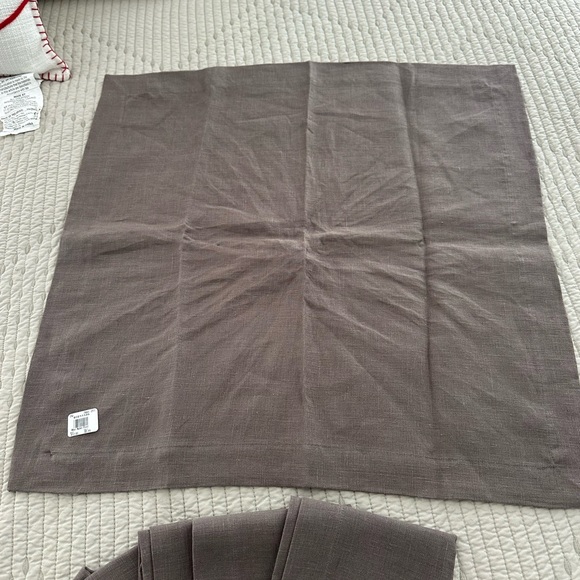Set of Gray Cloth Napkins- Pottery Barn - Picture 3 of 4